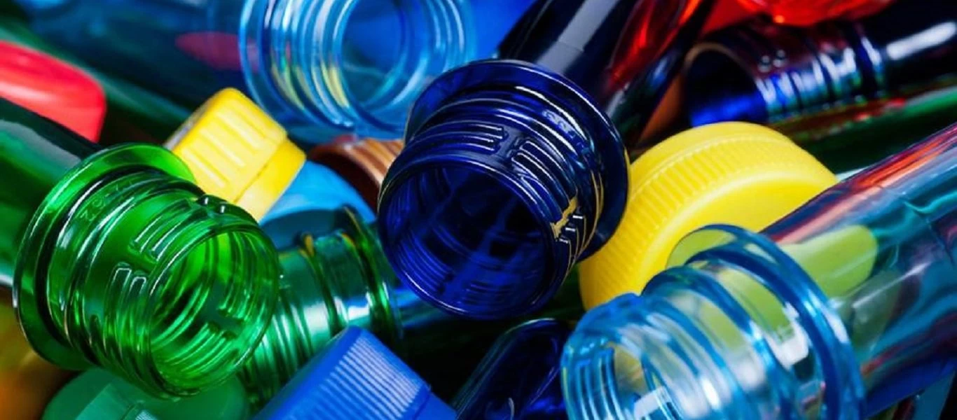 «Τέλος» τα πλαστικά μίας χρήσης - Σε δημόσια διαβούλευση το σχέδιο νόμου